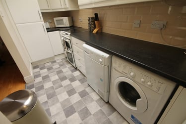 2 bed flat, Clayton Street, Newcastle Upon Tyne, Newcastle, NE15PZ - Image 3
